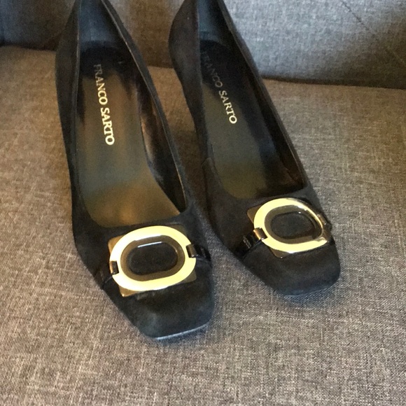Shoes - High heels. Dress shoes
